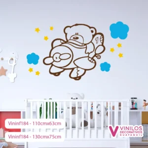 Vinil Decorativo Infantil Avioneta con oso a bordo, nubes y estrellas